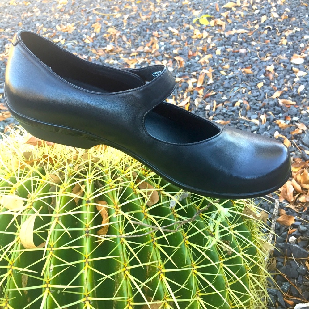 Dansko’s Opal Mary Jane’s Size 41 10.5-11